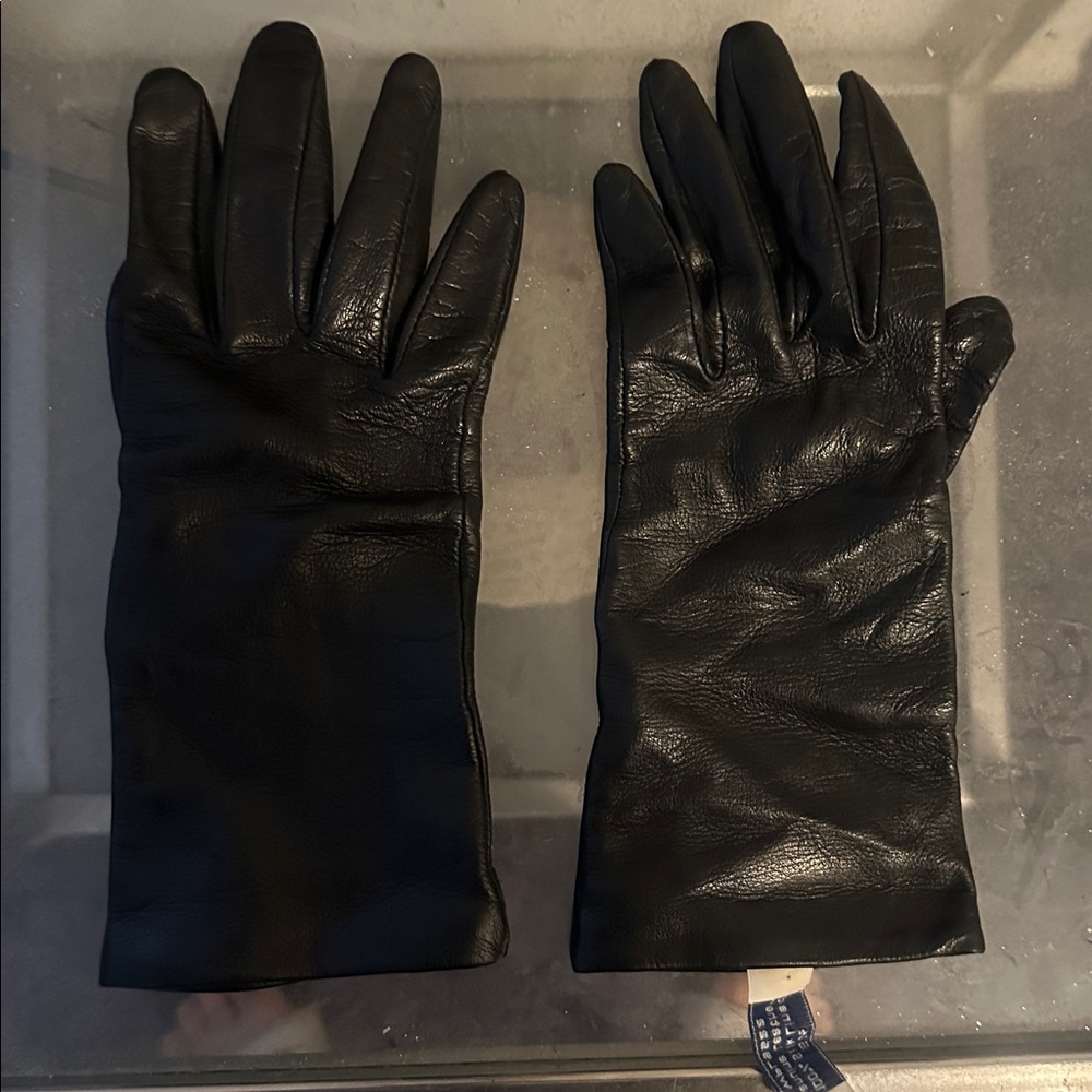 Elegant Black Leather Gloves